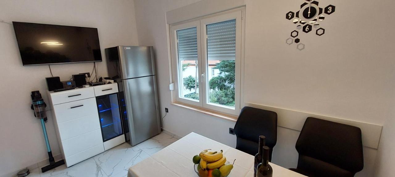 Apartman Perunika Selce Exterior foto